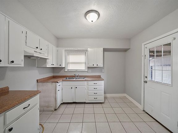 4th image of 6 E Cleveland St