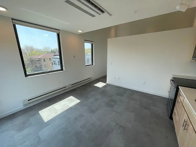 3333 Hennepin Ave — Photo 20