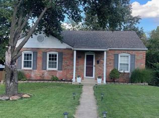 7228 Mackenzie Rd, Saint Louis, MO 63123