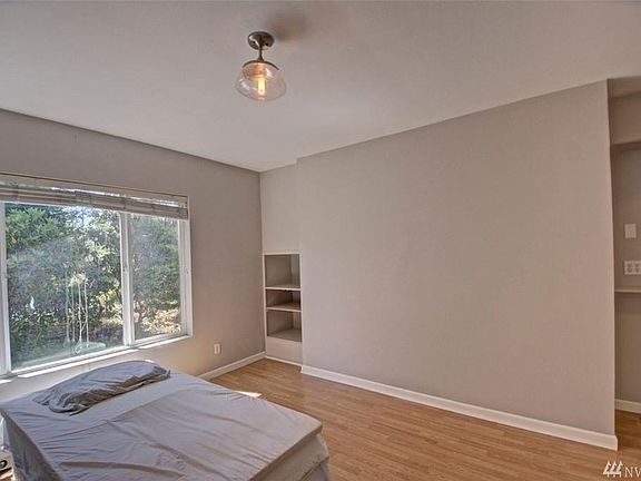4th image of 1508 Puget St NE #A