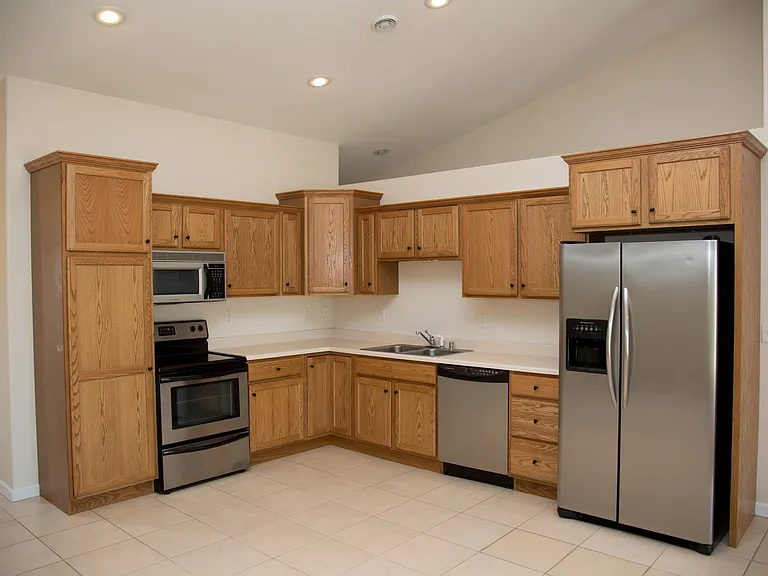 2270 Fawnview Dr — Photo 3