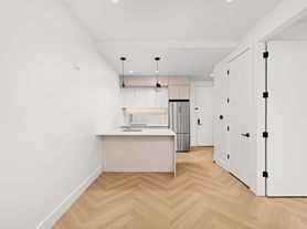 34-16 38th St