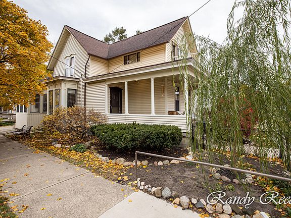 2nd image of 1258 Powers Ave NW