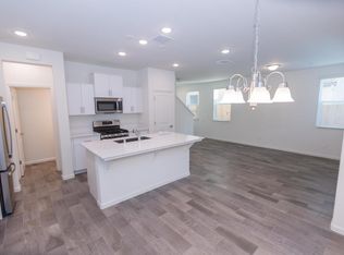 2047 N Hammel Ln #19, Clovis, CA 93619