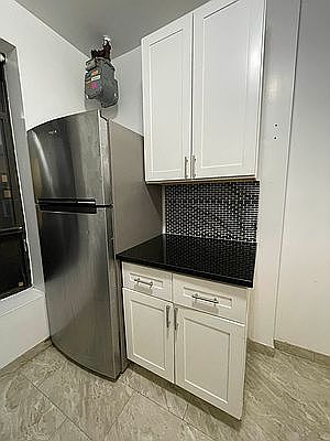 3rd image of 226 E 83rd St APT 28