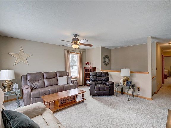 3rd image of 73 Debbie Dr
