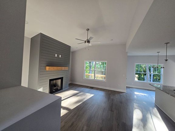 3rd image of 514 N Halifax Ct