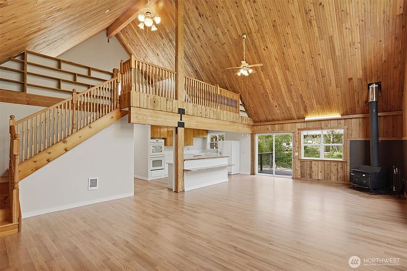3rd image of 201 Pine Glen Drive