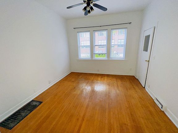 4th image of 2623 N Southport Ave APT 1F