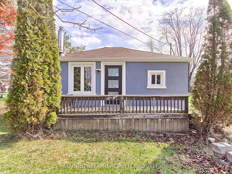 127 Woodfield Dr N — Photo 2