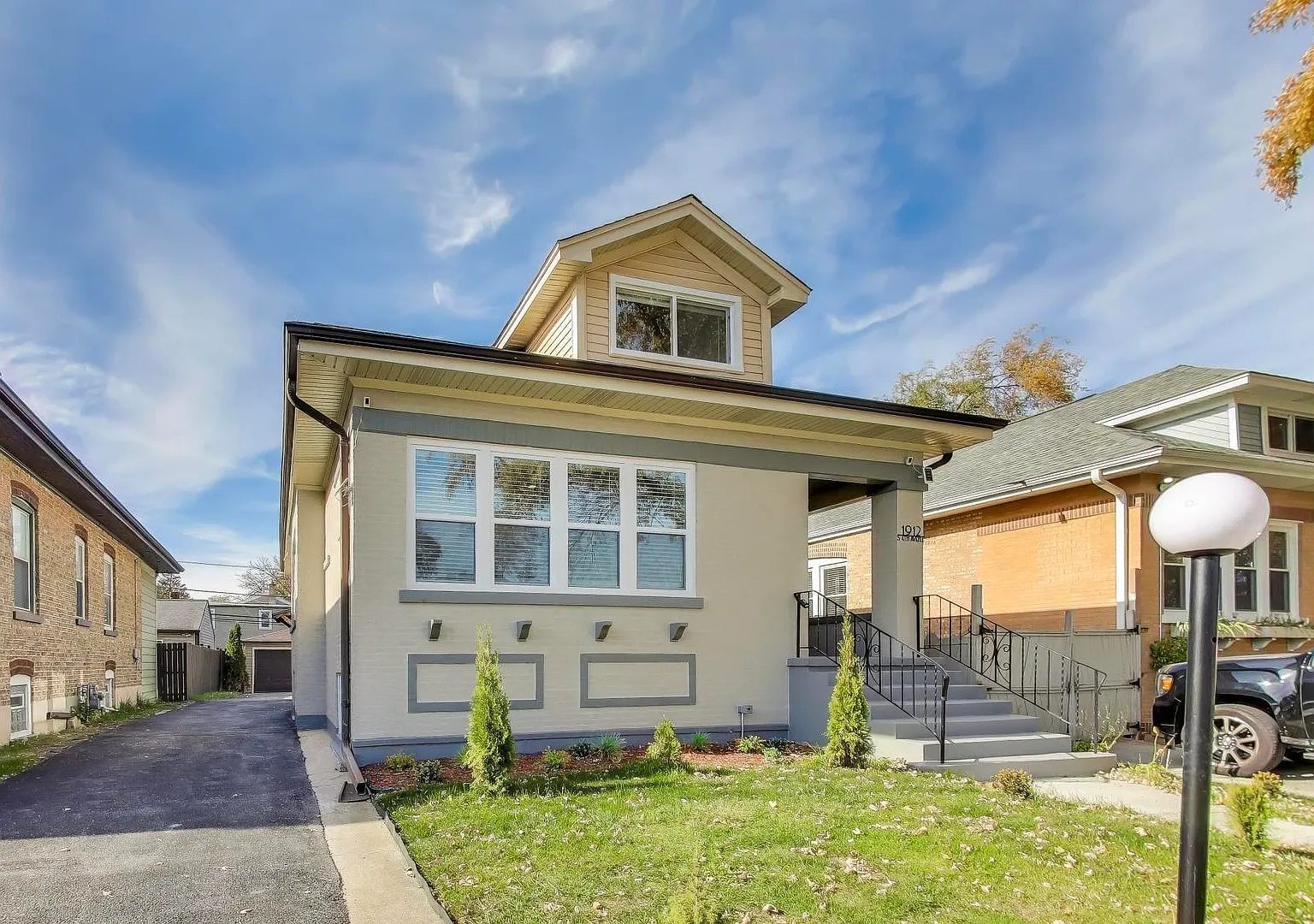 4 bed, 2300 sqft, $3,390 — Photo 3