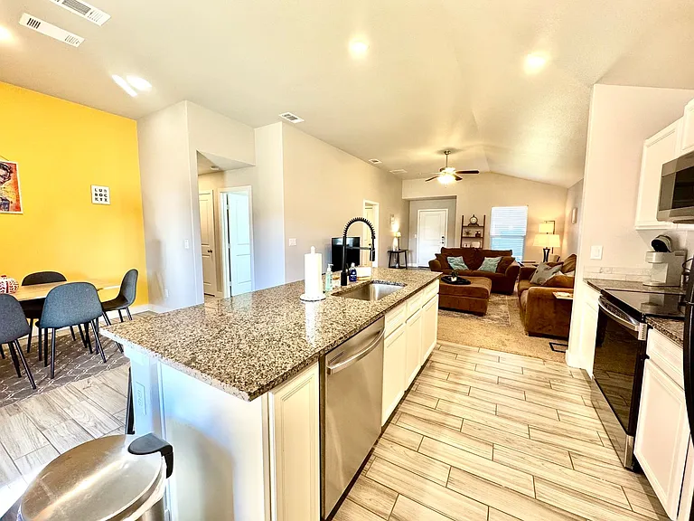 3108 Urbana Ave — Photo 11