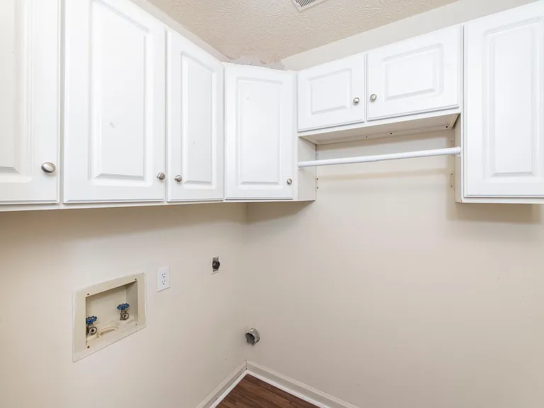 1450 Vintage Cir — Photo 17