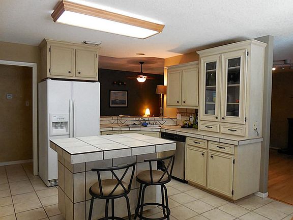 5th image of 258 Plum Cir
