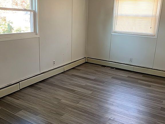 2nd image of 33 Oak Grove Trl