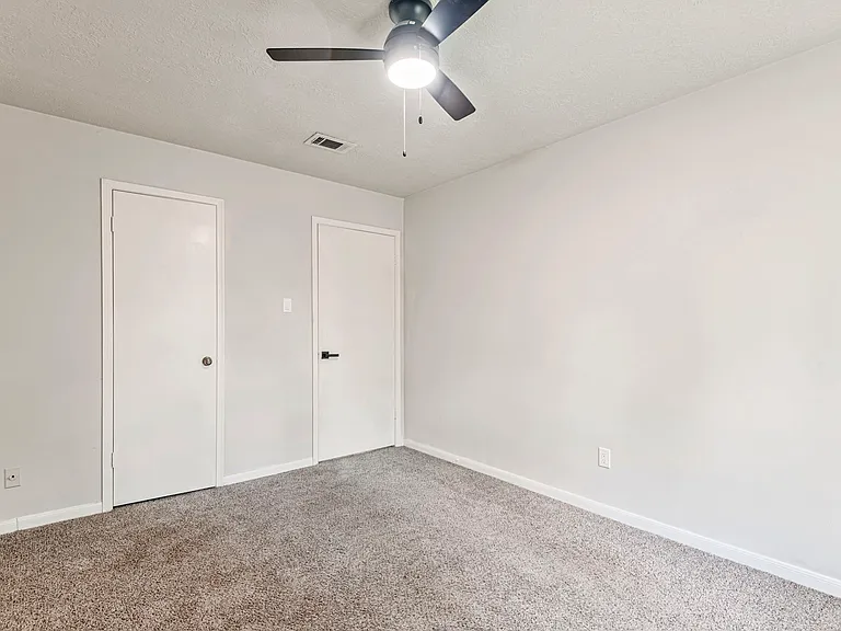 5715 Pinewood Springs Dr — Photo 21
