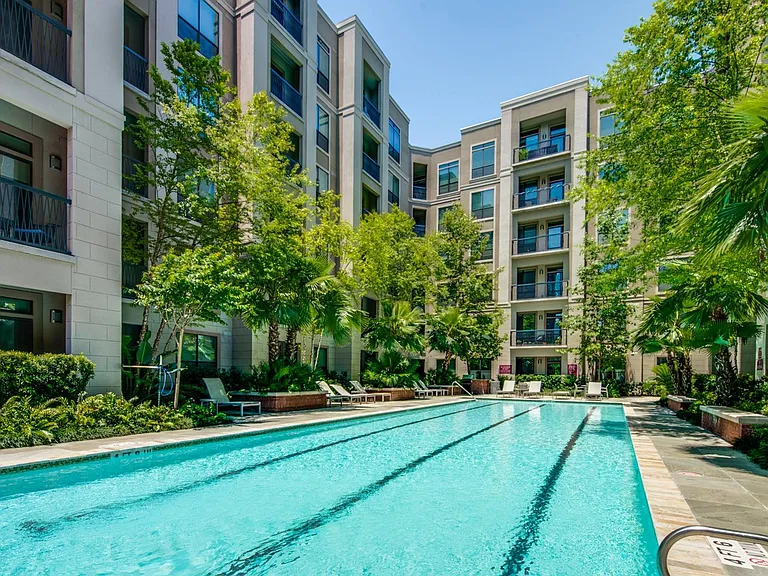 2900 West Dallas — Photo 16