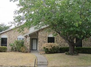 5213 Barcelona Dr, Garland, TX 75043