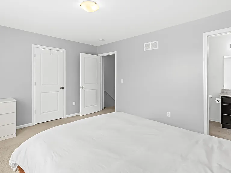 506 Midland Blvd — Photo 12