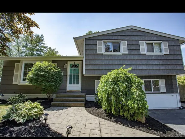 15 Gull Path, Liverpool, NY 13090