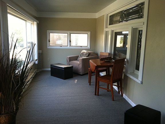 5th image of 2031 Wascana Ave