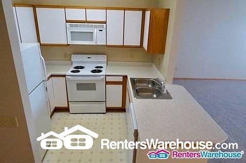 5th image of 705 Kingfisher Ln APT J