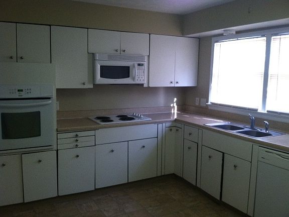 4th image of 1203 Marbee Dr APT 8