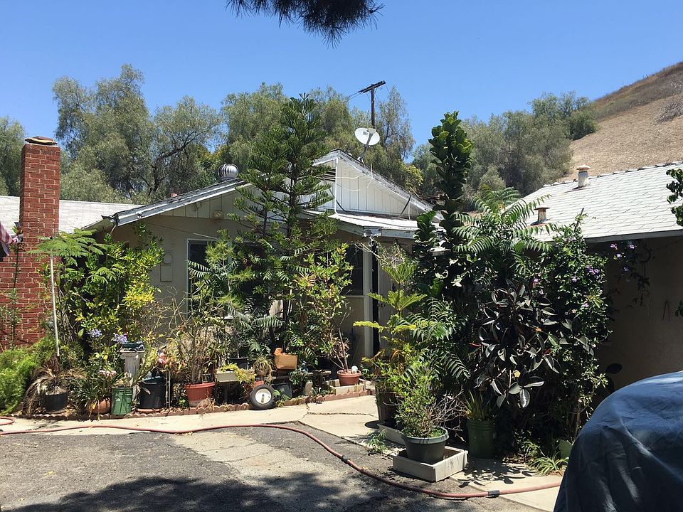 1st image of 2465 E Hillcrest Dr