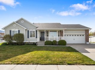 318 E Spyglass Dr, Tooele, UT 84074