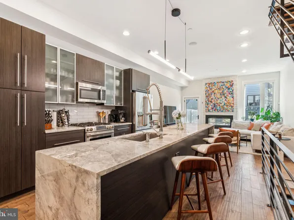 1211 1/2 Day St, Philadelphia, PA 19125