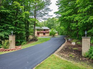 8575 Ptarmigan Ct, Willoughby, OH 44094