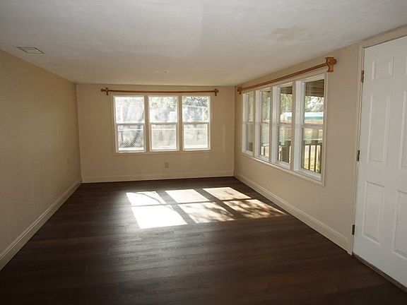 3rd image of 801 N Jefferson St