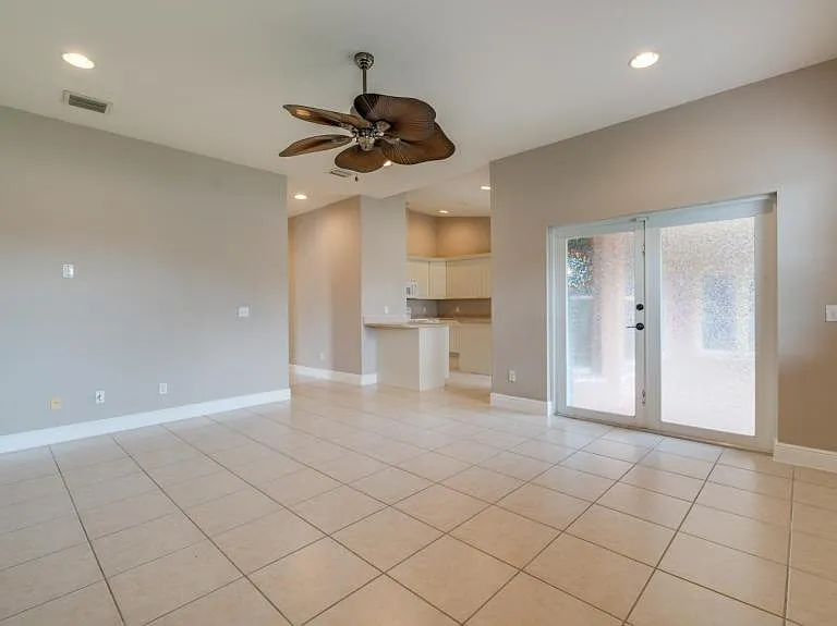 4539 SW 6th Pl — Photo 4