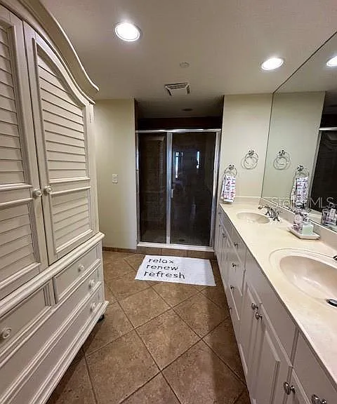 521 Mandalay Ave #704 — Photo 27