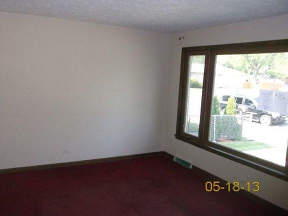 4th image of 14441 Blaine Ave