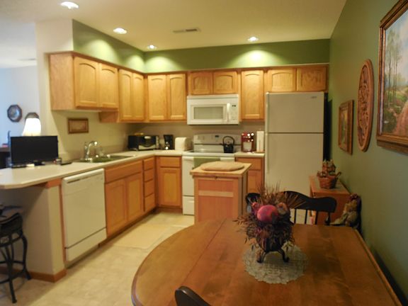 5th image of 1110 Meadow View Ct Unit 4