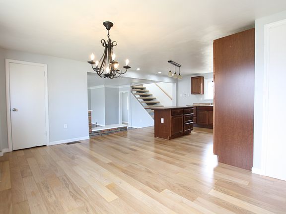 3rd image of 485 Garfield Ave