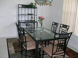 4th image of 723 Thistlelake Dr