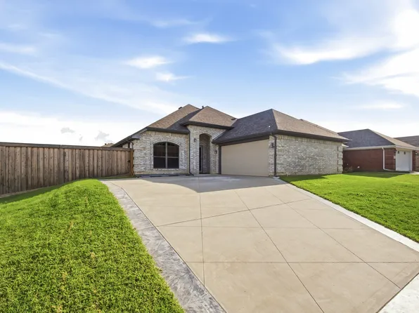 9101 Autumn Falls Dr, Fort Worth, TX 76118