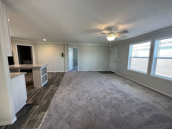 4th image of 41211 Annapolis Cir N #A041