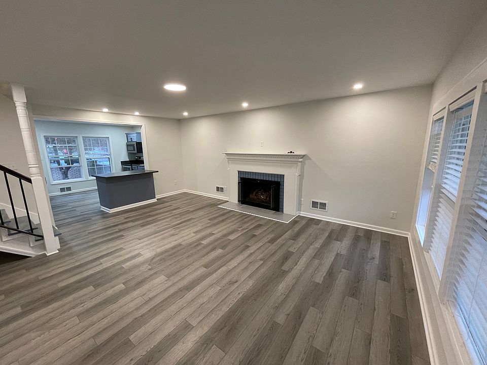 2nd image of 1001 Magnolia St