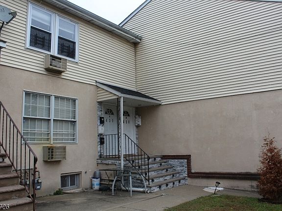 2nd image of 439 Marshall St
