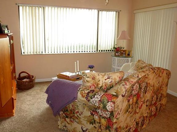 3rd image of 13604 S Village Dr APT 107