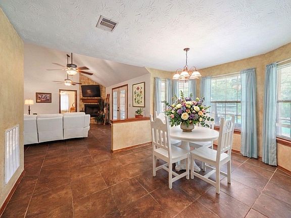 5th image of 19215 Veterans Rd
