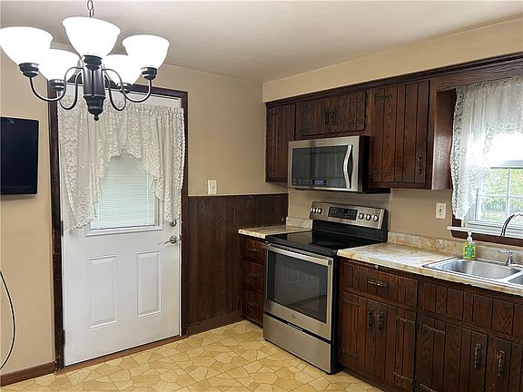 5th image of 213 New Hampshire Dr