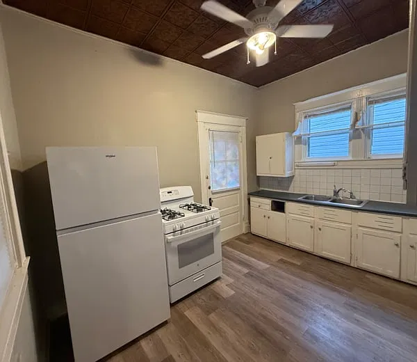 2 bed, 1100 sqft, $1,100 — Photo 4