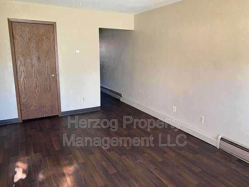 2nd image of 475 2nd Ave