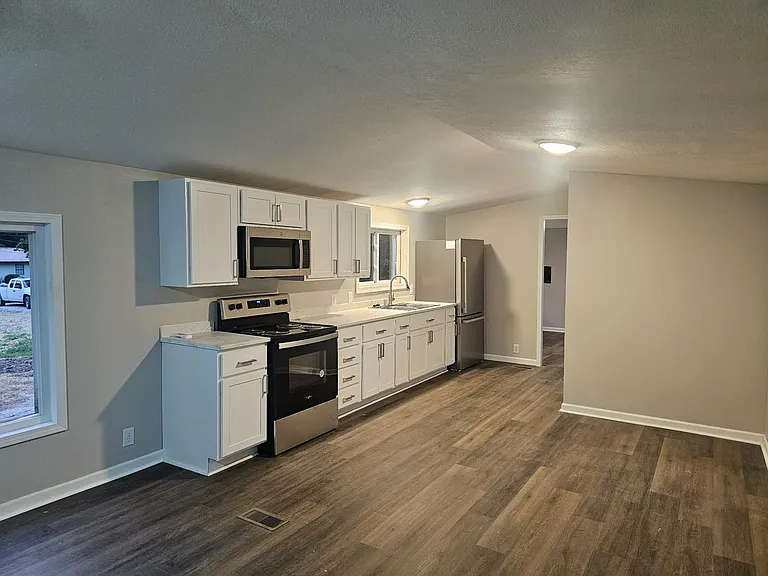 120 Holly Dr — Photo 6