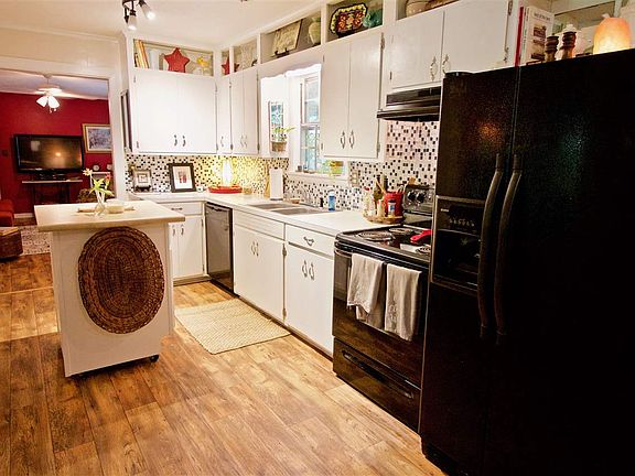 2nd image of 323 Starlite Dr