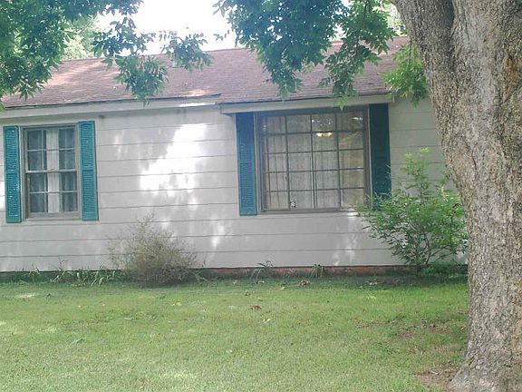 3rd image of 6 Oakwood Ln